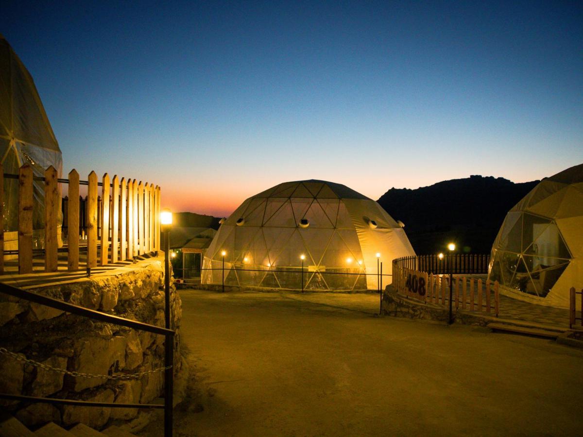 Hotel The Rock Camp Petra Wadi Musa Exterior foto