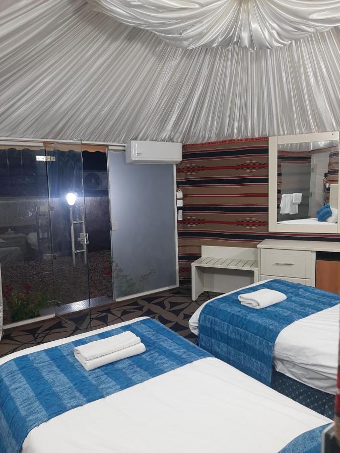 Hotel The Rock Camp Petra Wadi Musa Exterior foto