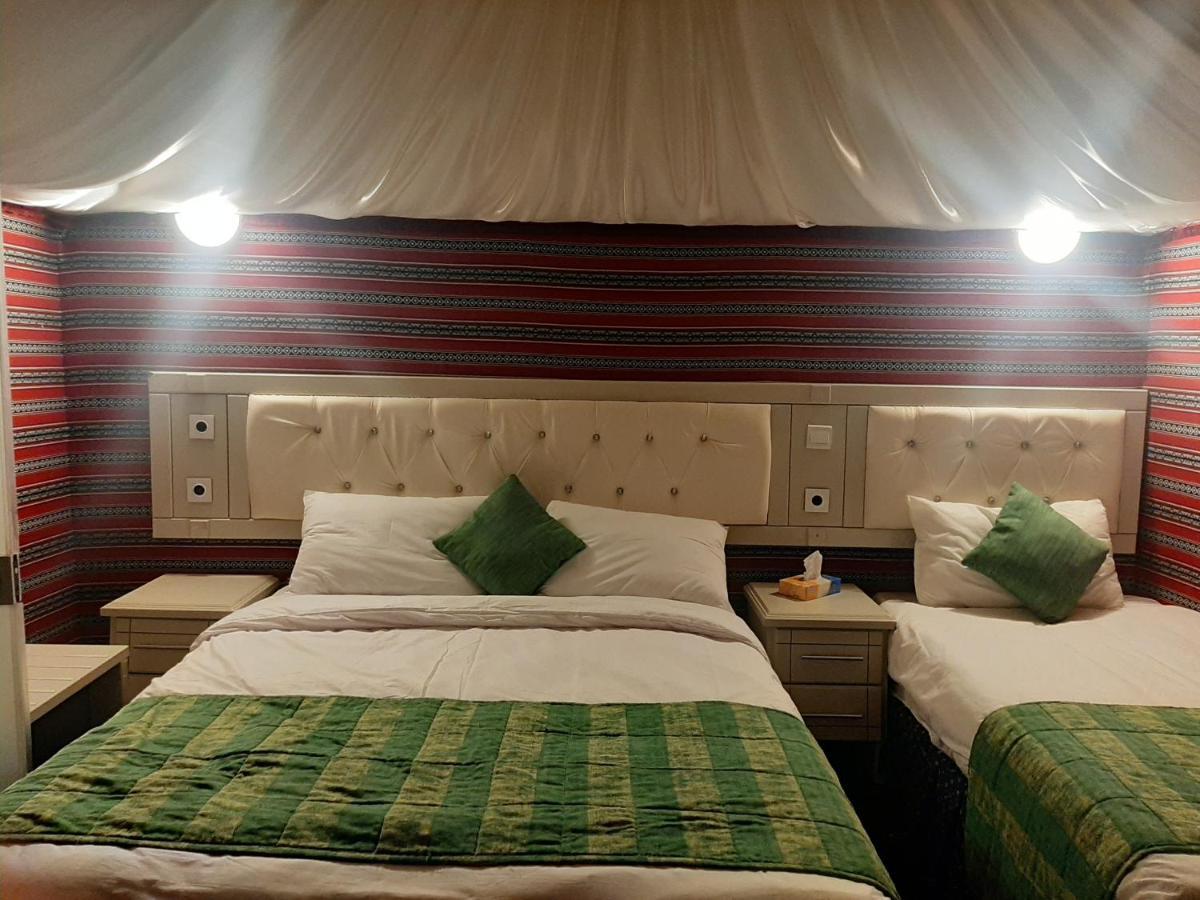 Hotel The Rock Camp Petra Wadi Musa Exterior foto